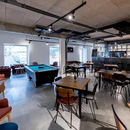 Hotel Meininger Gare Saint-jean 2*