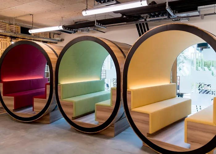 Meininger Gare Saint-jean Hotel 2*