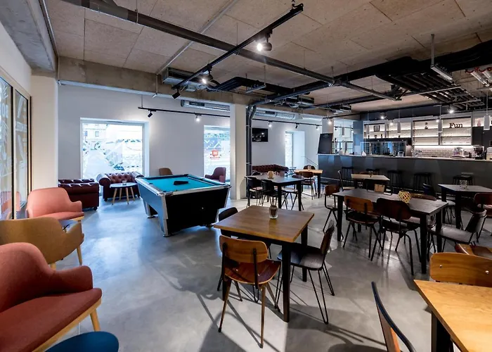 Hotel Meininger Gare Saint-jean 2*