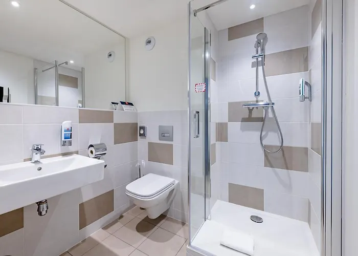 Hotel Meininger Gare Saint-jean 2*