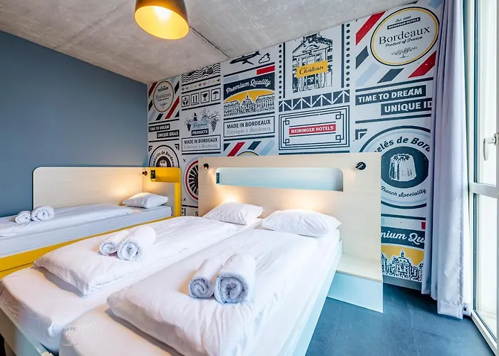 Meininger Gare Saint-jean Hotel 2*