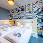 Meininger Gare Saint-jean Hotell 2*
