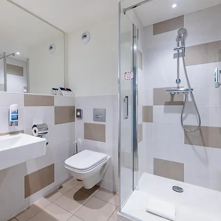 Hotel Meininger Gare Saint-jean 2*