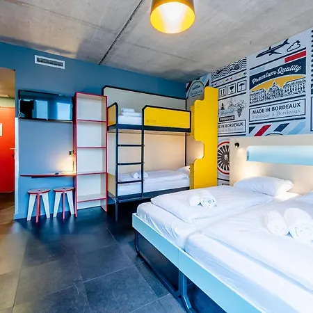 Meininger Gare Saint-jean Hotel