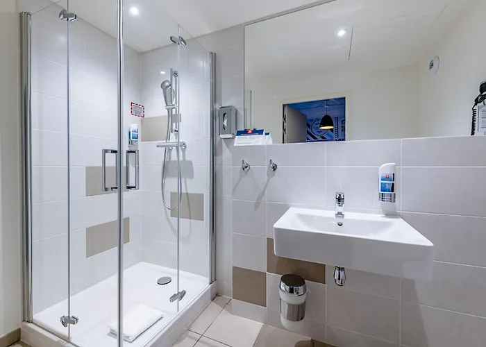 Hotel Meininger Gare Saint-jean 2*
